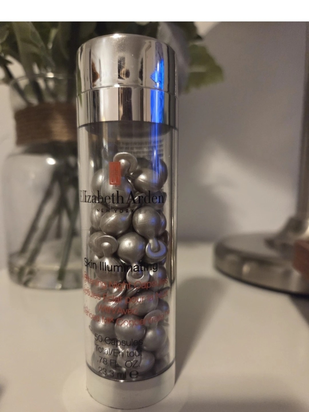 Elizabeth Arden Skin Illuminating Capsules — Silver